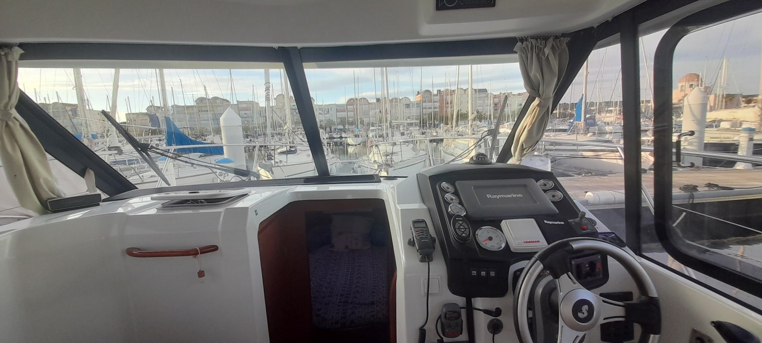 slider 77 Beneteau Antares 30 Fly